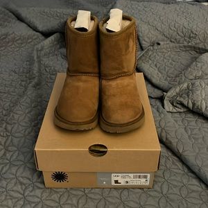 UGG T Classic short II water proof